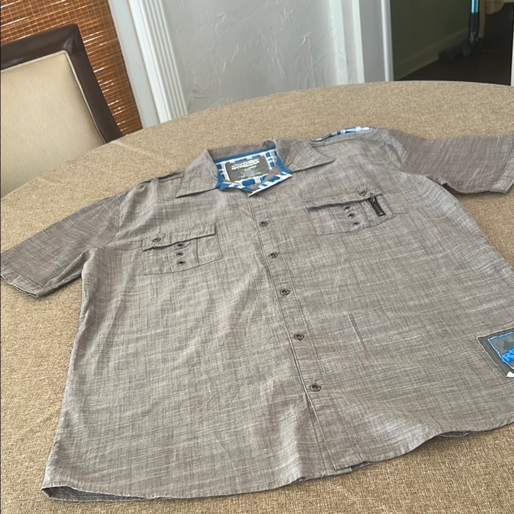 Gray Short Sleeve Button-Up Shirt